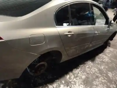 Veículo de Sucata renault laguna iii gt do ano 2012 alimentado m9r816