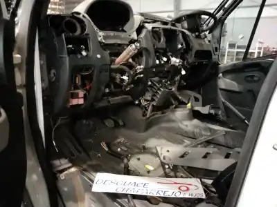 Veículo de Sucata renault   do ano 2012 alimentado bvr