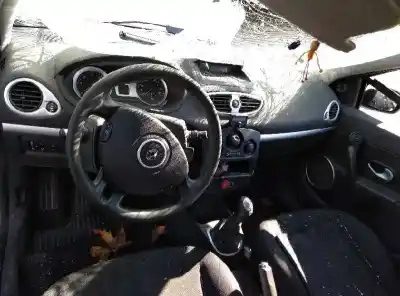 Veicolo di demolizione renault clio iii authentique dell'anno 2009 alimentato k9k t7