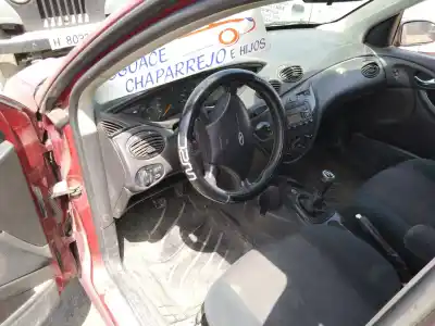 Sloopvoertuig ford focus berlina (cak) ambiente van het jaar 2001 aangedreven fydb