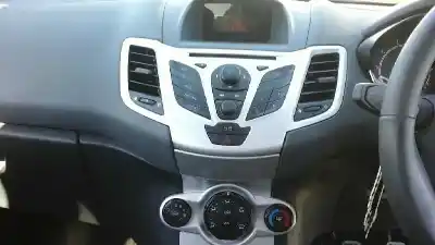 Véhicule à la ferraille ford fiesta (cb1) sport de l'année 2010 alimenté hxja