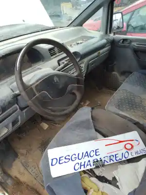 Veículo de Sucata citroen jumpy 2.0 hdi sx caja cerrada acristalada do ano 2002 alimentado rhx