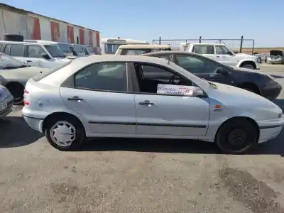 Veículo de Sucata fiat brava (182) jtd 105 / 100 clima do ano 2000 alimentado 182b4000