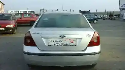 Sloopvoertuig ford mondeo berlina (ge) ambiente van het jaar 2001 aangedreven chba