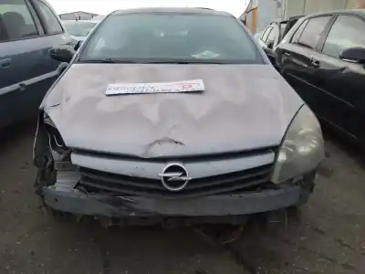Veicolo di demolizione OPEL ASTRA GTC Cosmo dell'anno 2005 alimentato Z17DTH