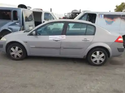 Veículo de Sucata renault megane ii berlina 5p confort authentique do ano 2003 alimentado k4j d7