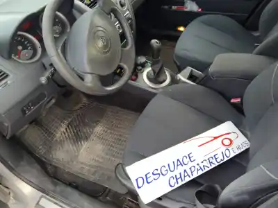 Veículo de Sucata renault megane ii berlina 5p confort authentique do ano 2003 alimentado k4j d7