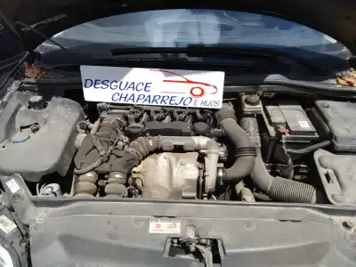 Véhicule à la ferraille citroen c4 coupe collection de l'année 2006 alimenté 9hy