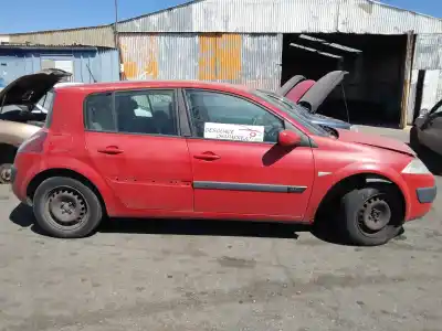 Sloopvoertuig renault   van het jaar 2005 aangedreven k9k d7