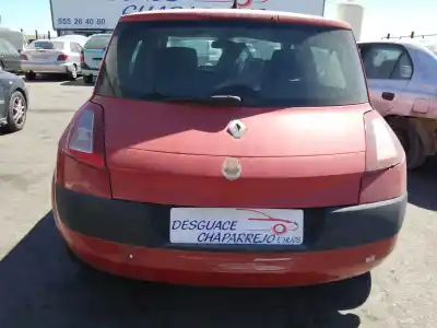 Sloopvoertuig renault   van het jaar 2005 aangedreven k9k d7