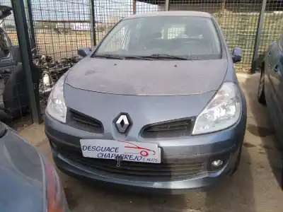 Veículo de Sucata RENAULT CLIO III Authentique do ano 2009 alimentado K9K T7