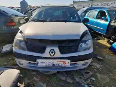Véhicule à la ferraille RENAULT                                            CLIO II FASE II (B/CB0)                                                                                                                                                                                                                                    Authentique                                                                                                                                                                                                                                                de l'année 2003 alimenté K9K A7