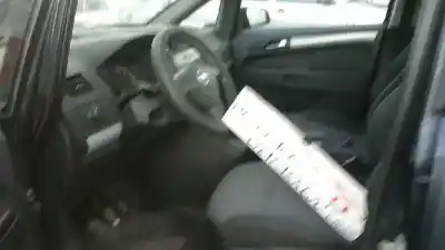 Veículo de Sucata opel zafira b family do ano 2006 alimentado 