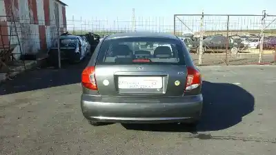 Veículo de Sucata kia rio ipanema berlina do ano 2004 alimentado a3d