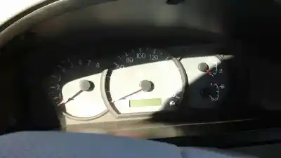 Veículo de Sucata kia rio ipanema berlina do ano 2004 alimentado a3d