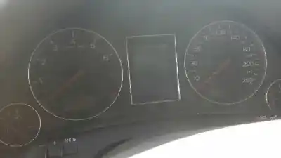 Veicolo di demolizione audi a4 berlina (8e) 2.0 dell'anno 2002 alimentato alt