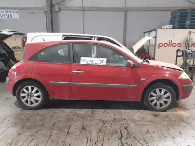 Veículo de Sucata renault   do ano 2007 alimentado k4m d8