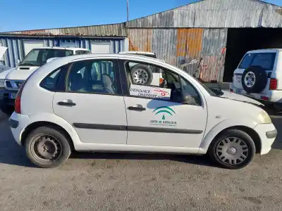 Véhicule à la ferraille citroen c3 1.4 hdi cool de l'année 2004 alimenté 8hx