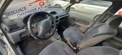 Scrapping Vehicle renault   of the year 2000 powered f8q k6