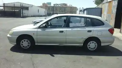 Veículo de Sucata kia rio rs berlina do ano 2001 alimentado a3e
