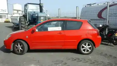 Veículo de Sucata toyota corolla (e12) 2.0 d-4d linea luna berlina do ano 2003 alimentado 1cd