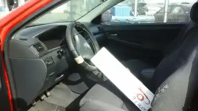 Veículo de Sucata toyota corolla (e12) 2.0 d-4d linea luna berlina do ano 2003 alimentado 1cd