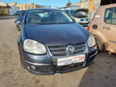 Vehicul casat VOLKSWAGEN JETTA (1K2) Advance al anului 2008 alimentat BXE