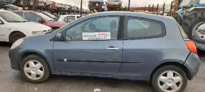 Veículo de Sucata renault clio iii dynamique do ano 2008 alimentado d4f h7