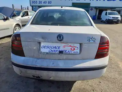 Veículo de Sucata skoda superb (3u4) classic do ano 2004 alimentado awx