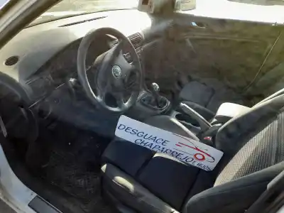 Veículo de Sucata skoda superb (3u4) classic do ano 2004 alimentado awx