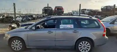 Veículo de Sucata volvo v50 familiar 2.0 d kinetic do ano 2004 alimentado d4204t