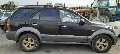 Véhicule à la ferraille kia sorento 2.5 crdi ex de l'année 2003 alimenté d4cb