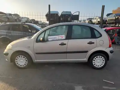 Véhicule à la ferraille citroen c3 1.4 hdi cool de l'année 2004 alimenté 8hx