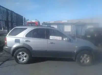 Véhicule à la ferraille kia sorento 2.5 crdi ex de l'année 2004 alimenté d4cb