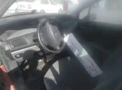 Sloopvoertuig peugeot 807 premium van het jaar 2007 aangedreven rhr