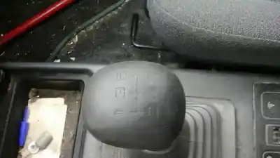 Veicolo di demolizione hyundai galloper santamo 5 puertas dell'anno 2001 alimentato g4cp