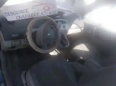 Scrapping Vehicle renault scenic ii authentique of the year 2005 powered f9q d8