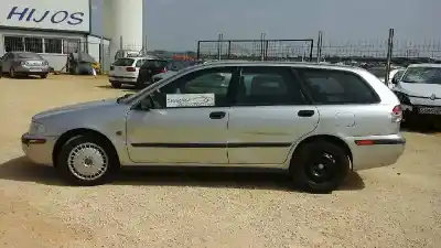 Здавання транспортного засобу volvo v40 familiar 1.6 року 2002 потужний b4164s2