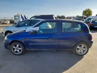 Здавання транспортного засобу renault   року 2001 потужний 