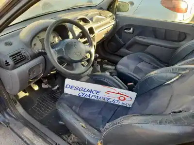Здавання транспортного засобу renault   року 2001 потужний 