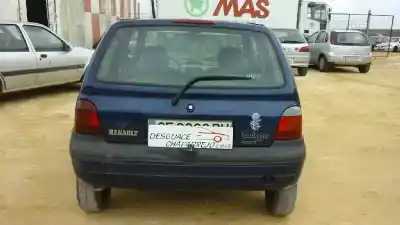 Scrapping Vehicle renault   of the year 2000 powered d7f b7