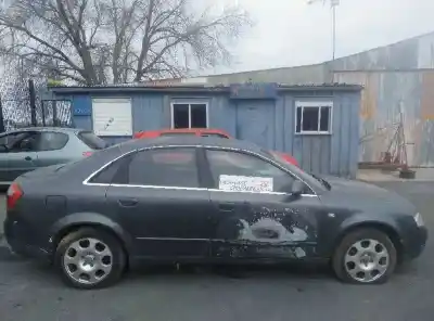 Veicolo di demolizione audi a4 berlina (8e) * dell'anno 2004 alimentato 