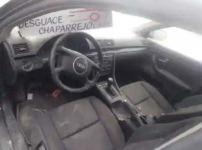 Veicolo di demolizione audi a4 berlina (8e) * dell'anno 2004 alimentato 