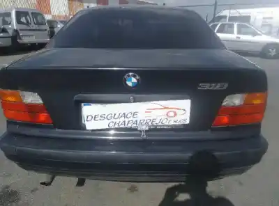 Sloopvoertuig bmw serie 3 berlina (e36) 318i van het jaar 1995 aangedreven 184s1