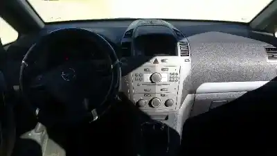 Veículo de Sucata opel zafira b cosmo do ano 2007 alimentado z19dt