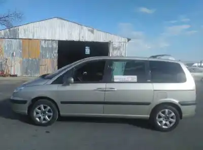 Sloopvoertuig peugeot 807 sv van het jaar 2007 aangedreven rhr