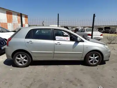 Veículo de Sucata toyota corolla (e12) 2.0 d-4d linea luna berlina do ano 2006 alimentado 1cdftv