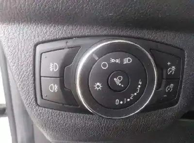 Veículo de Sucata ford                                               transit courier                                                                                                                                                                                                                                            ambiente                                                                                                                                                                                                                                                   do ano 2016 alimentado xucd