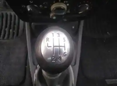 Veículo de Sucata dacia duster laureate 4x2 do ano 2010 alimentado k9k j8