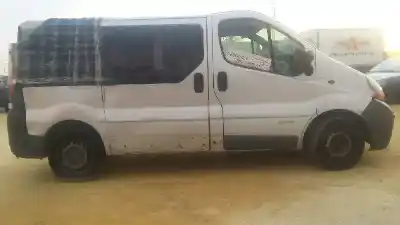 Здавання транспортного засобу renault trafic combi (ab 4.01) generation expression combi corto року 2003 потужний g9u b7